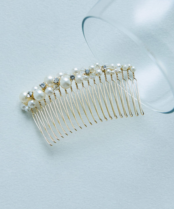 {"color":"\u30b4\u30fc\u30eb\u30c9","info":""}