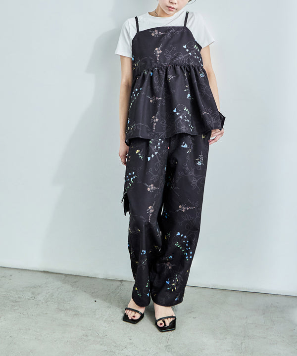 {"color":"\u30d6\u30e9\u30c3\u30af","info":"model\uff1aH158cm size\uff1aM"}