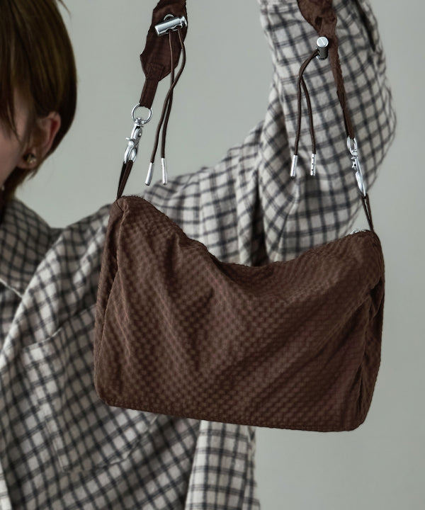 {"color":"\u30d6\u30e9\u30a6\u30f3","info":"model\uff1aH158cm size\uff1aF"}