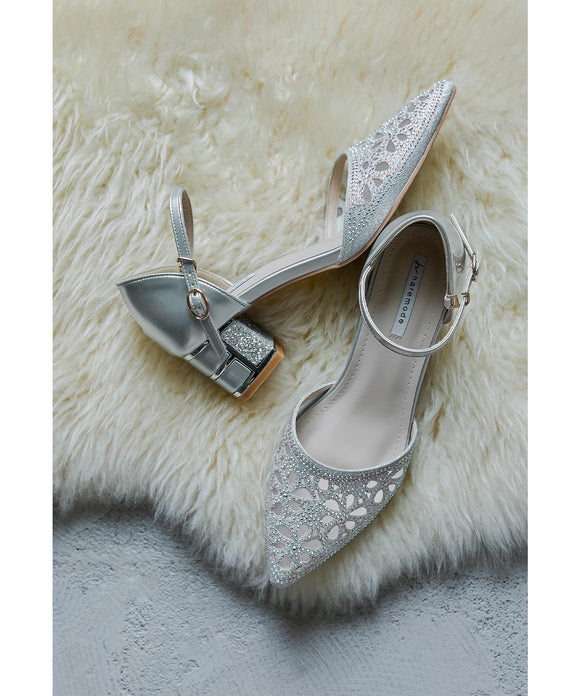 {"color":"\u30b7\u30eb\u30d0\u30fc","info":""}