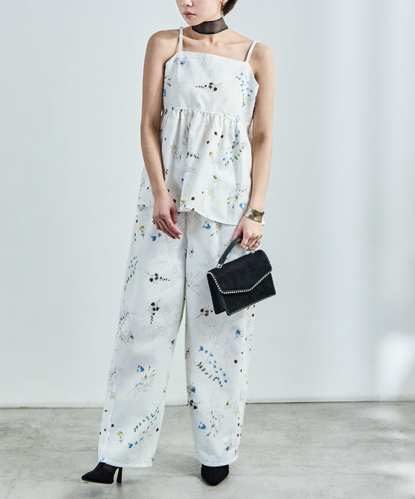 {"color":"\u30aa\u30d5\u30db\u30ef\u30a4\u30c8","info":"model\uff1aH158cm size\uff1aM"}