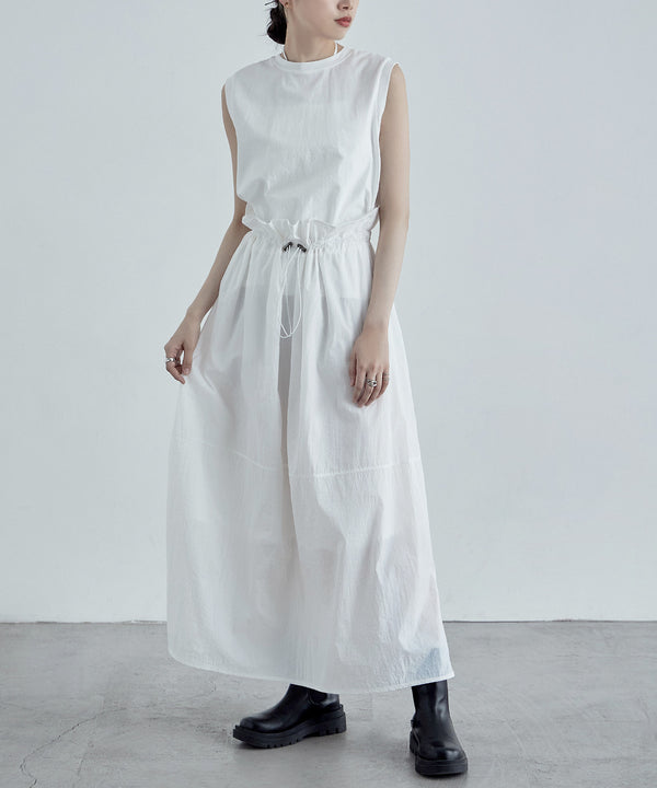 {"color":"\u30aa\u30d5\u30db\u30ef\u30a4\u30c8","info":"model\uff1aH170cm size\uff1aF"}