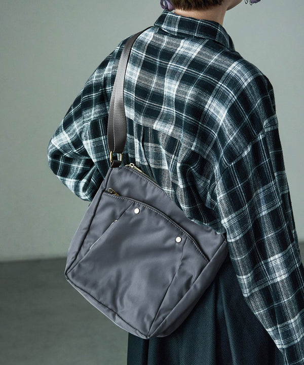 {"color":"\u30c1\u30e3\u30b3\u30fc\u30eb\u30b0\u30ec\u30fc","info":"model\uff1aH158cm size\uff1aF"}