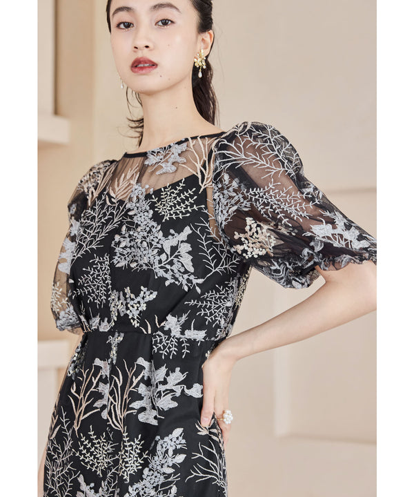 {"color":"\u30d6\u30e9\u30c3\u30af","info":"model\uff1aH165cm size\uff1aM"}