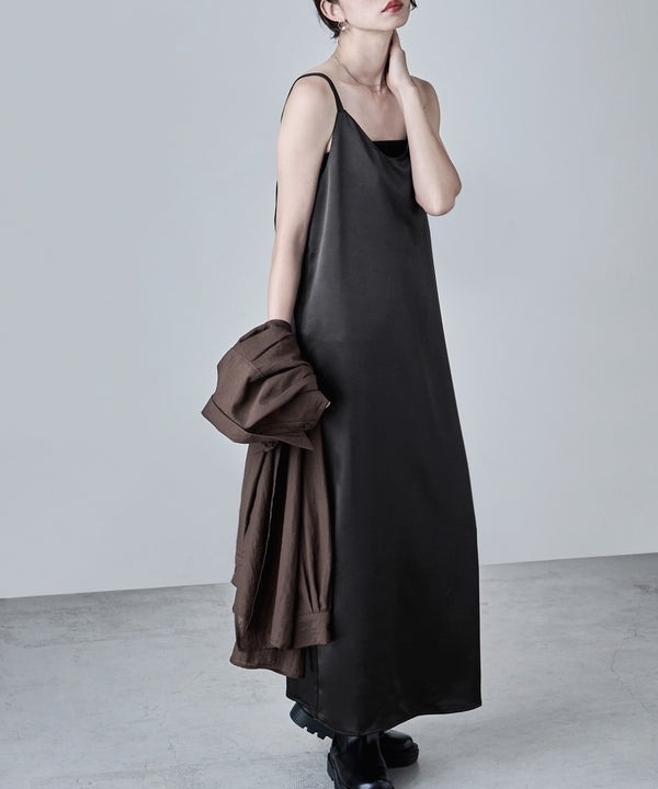 {"color":"\u30d6\u30e9\u30c3\u30af","info":"model\uff1aH166cm size\uff1aF"}