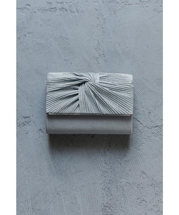 {"color":"\u30b7\u30eb\u30d0\u30fc","info":""}