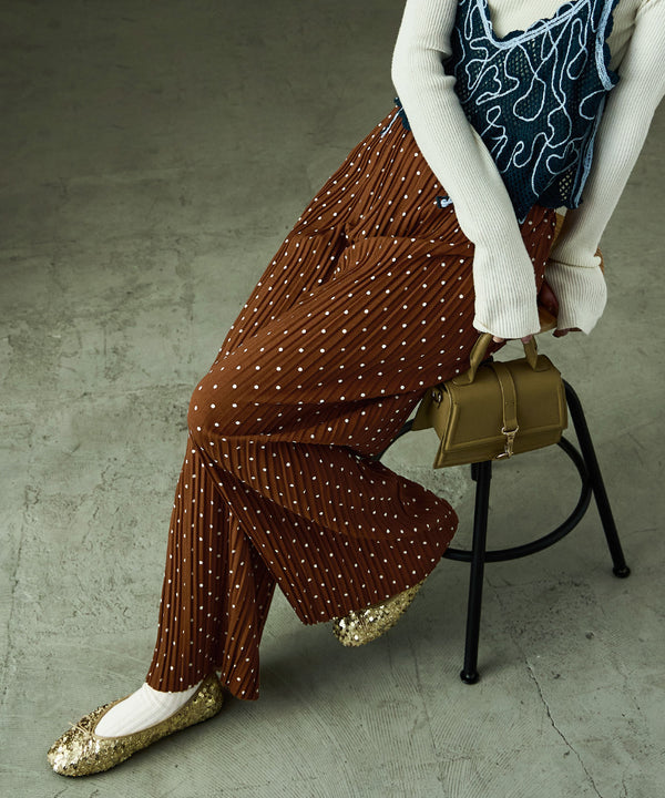 {"color":"\u30d6\u30e9\u30a6\u30f3","info":"model\uff1aH158cm size\uff1aM"}