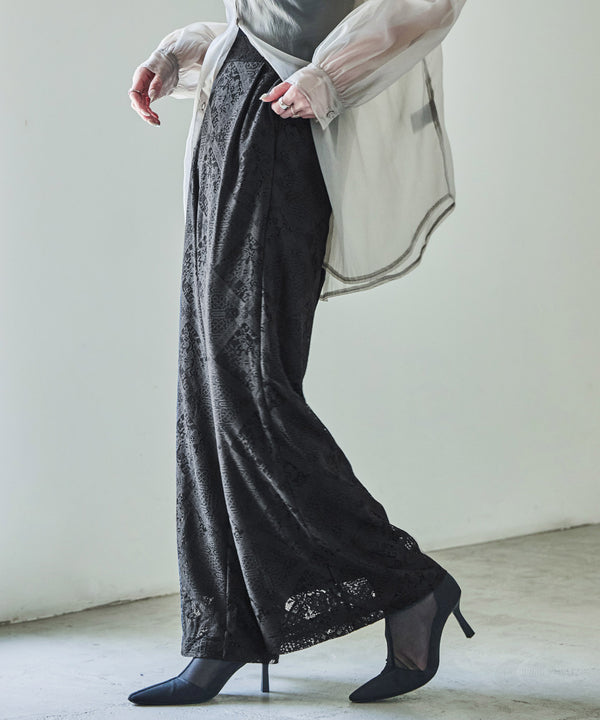 {"color":"\u30d6\u30e9\u30c3\u30af","info":"model\uff1aH158cm size\uff1aM"}