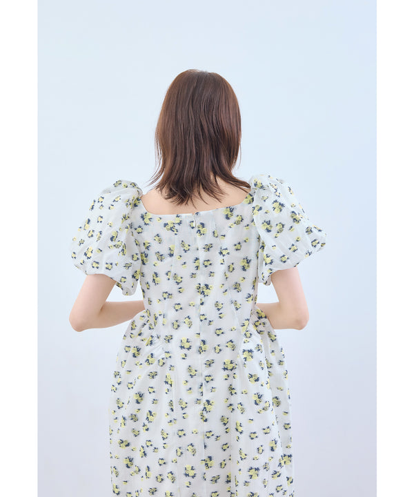 {"color":"\u30db\u30ef\u30a4\u30c8\u00d7\u30a4\u30a8\u30ed\u30fc","info":"model\uff1aH166cm size\uff1aM"}