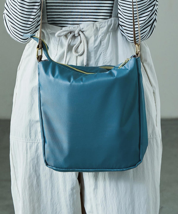 {"color":"\u30d6\u30eb\u30fc\u30b0\u30ea\u30fc\u30f3","info":"model\uff1aH158cm size\uff1aF"}