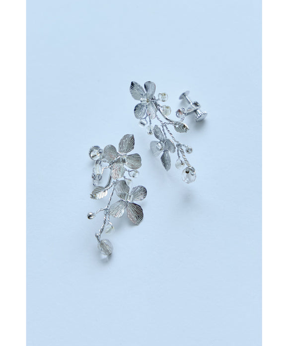 {"color":"\u30b7\u30eb\u30d0\u30fc","info":""}