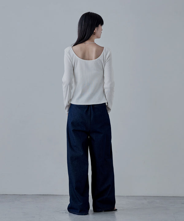 {"color":"\u30aa\u30d5\u30db\u30ef\u30a4\u30c8","info":"model\uff1aH163cm size\uff1aF"}