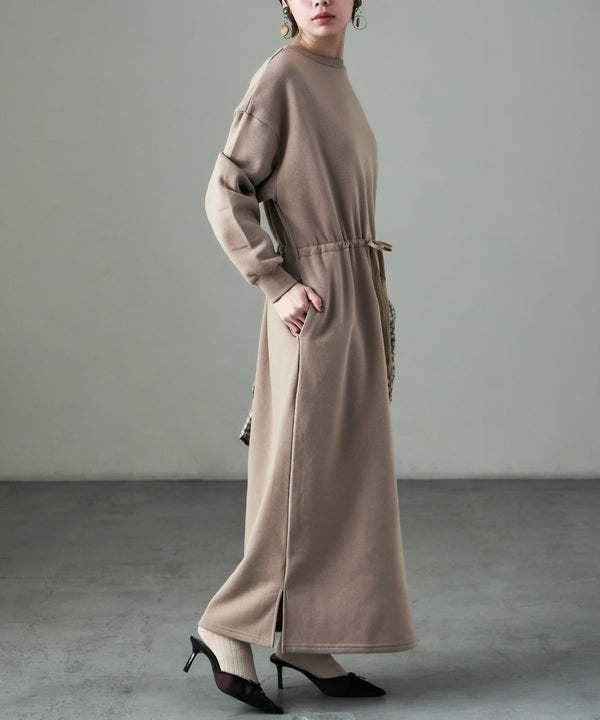 {"color":"\u30b0\u30ec\u30fc\u30b8\u30e5","info":"model\uff1aH158cm size\uff1aM"}