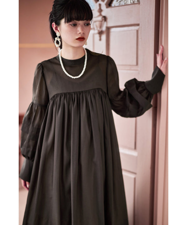 {"color":"\u30d6\u30e9\u30a6\u30f3","info":"model\uff1aH163cm size\uff1aM"}