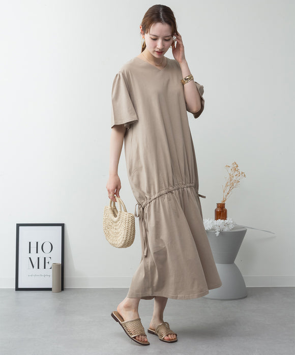 {"color":"\u30b0\u30ec\u30fc\u30d9\u30fc\u30b8\u30e5","info":"model\uff1aH167cm size\uff1aM-L"}