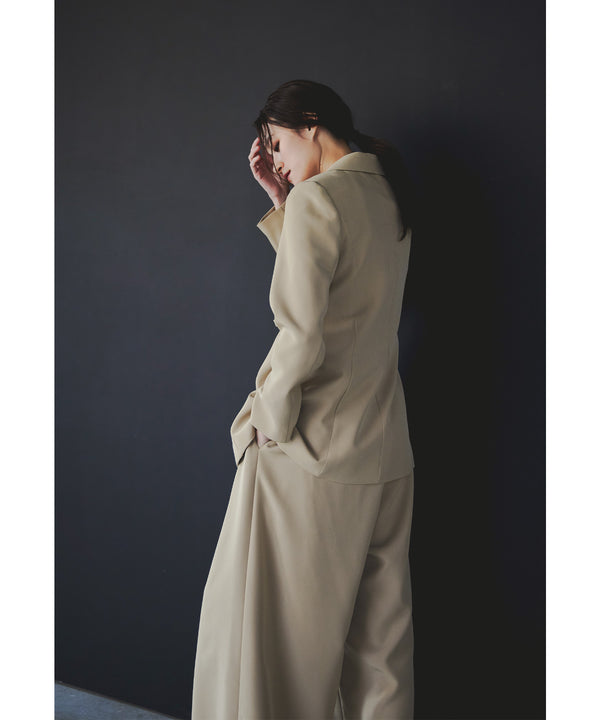 {"color":"\u30d9\u30fc\u30b8\u30e5","info":"model\uff1aH165cm size\uff1aM"}