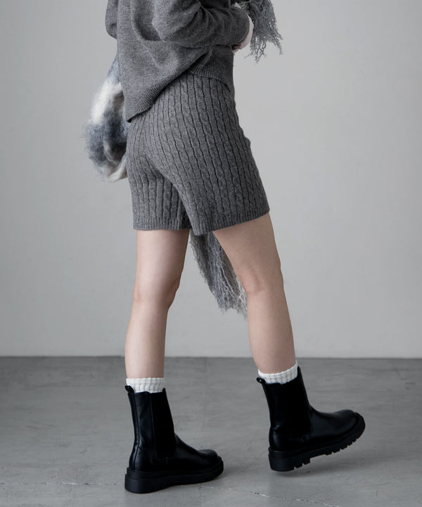 {"color":"\u30b0\u30ec\u30fc","info":"model\uff1aH163cm size\uff1aF"}