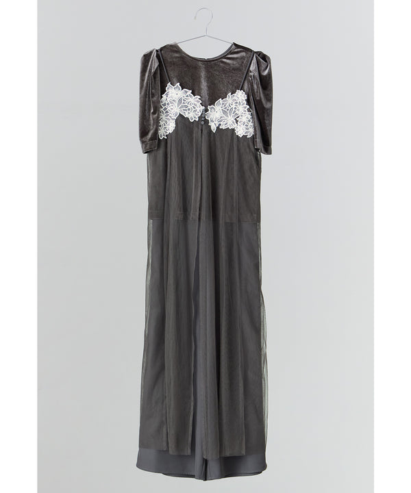 {"color":"\u30d6\u30e9\u30a6\u30f3","info":""}