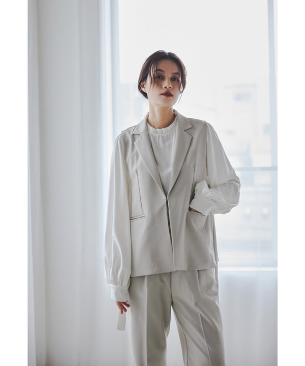 {"color":"\u30d9\u30fc\u30b8\u30e5","info":"model\uff1aH165cm size\uff1aM"}