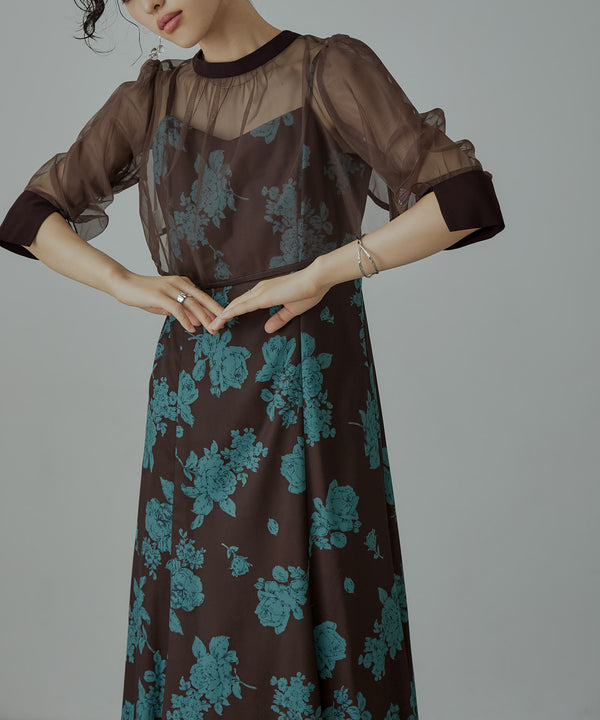 {"color":"\u30d6\u30e9\u30a6\u30f3","info":"model\uff1aH167cm size\uff1aM"}