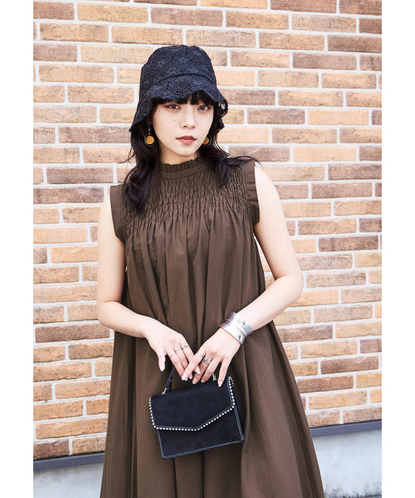{"color":"\u30d6\u30e9\u30a6\u30f3","info":"model\uff1aH157cm size\uff1aM"}