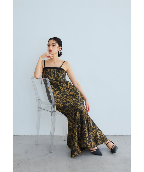 {"color":"\u30d6\u30ed\u30f3\u30ba","info":"model\uff1aH165cm size\uff1aM"}