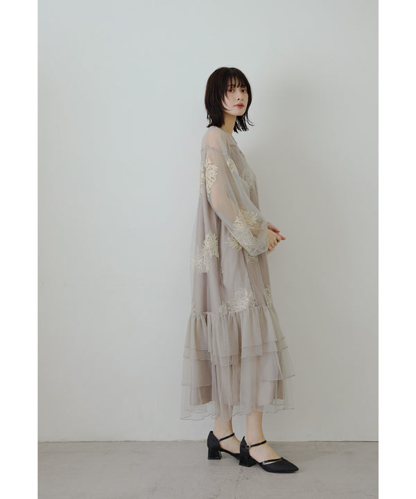 {"color":"\u30b0\u30ec\u30fc\u30b8\u30e5","info":"model\uff1aH166cm size\uff1aM"}