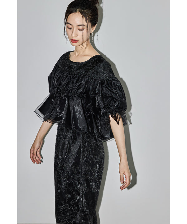 {"color":"\u30d6\u30e9\u30c3\u30af","info":"model\uff1aH165cm size\uff1aM"}