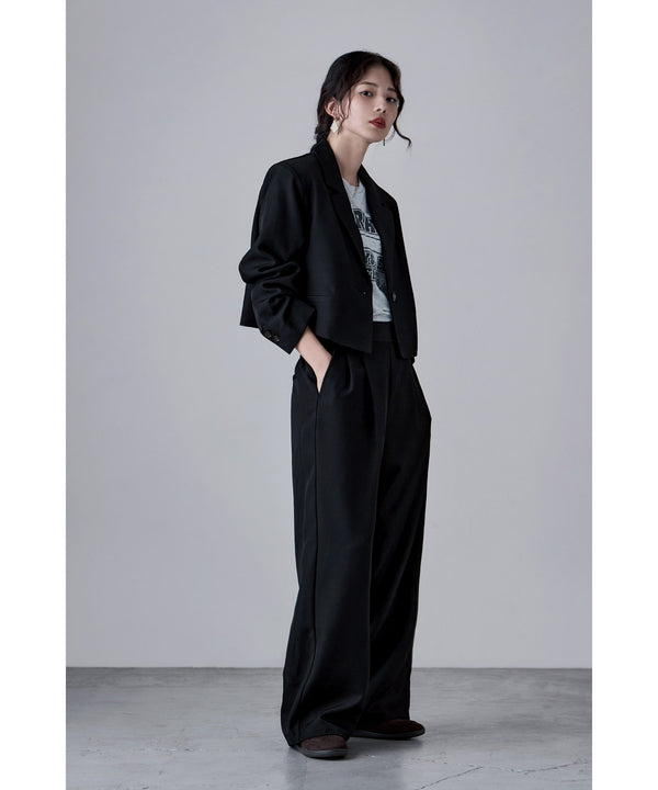 {"color":"\u30d6\u30e9\u30c3\u30af","info":"model\uff1aH166cm size\uff1aM"}