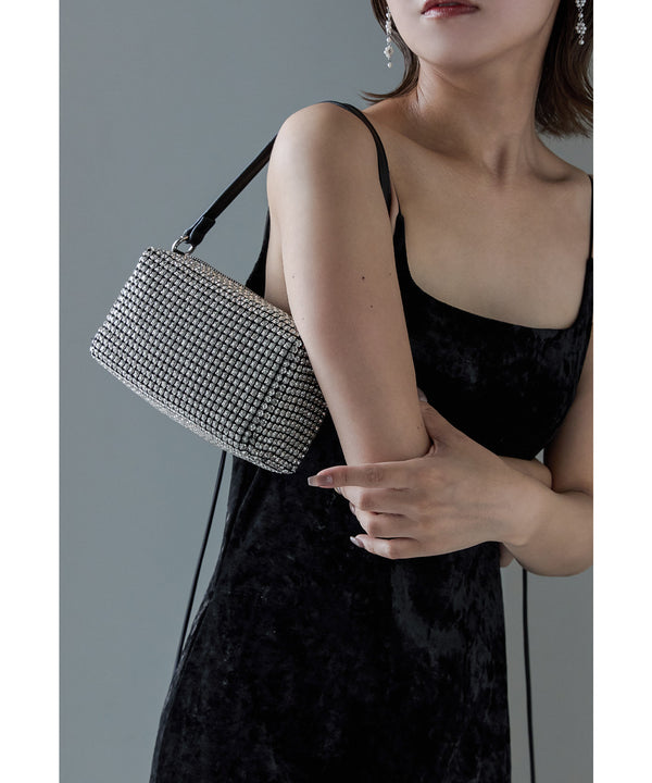 {"color":"\u30b7\u30eb\u30d0\u30fc","info":""}