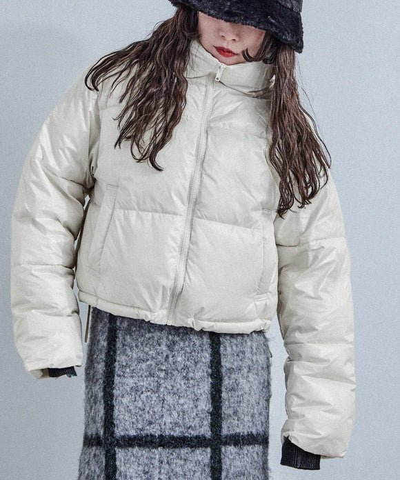 {"color":"\u30aa\u30d5\u30db\u30ef\u30a4\u30c8","info":"model\uff1aH155cm size\uff1aM"}