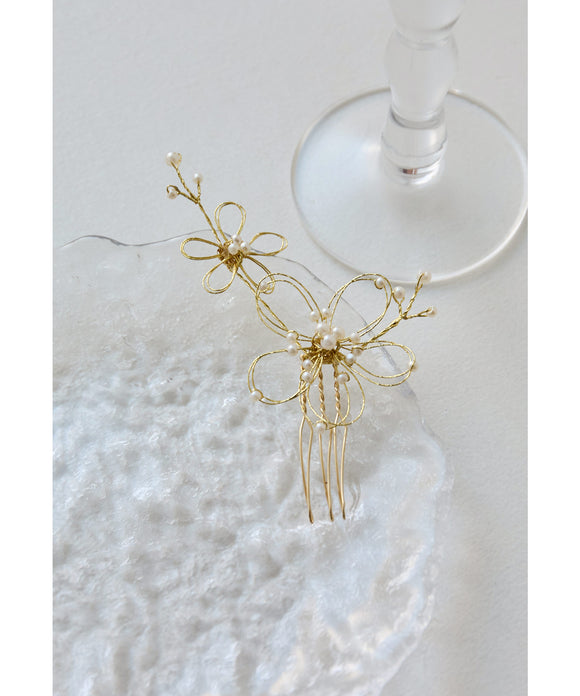 {"color":"\u30b4\u30fc\u30eb\u30c9","info":""}