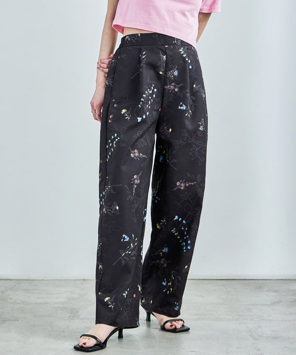 {"color":"\u30d6\u30e9\u30c3\u30af","info":"model\uff1aH158cm size\uff1aM"}