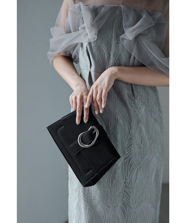 {"color":"\u30d6\u30e9\u30c3\u30af","info":""}