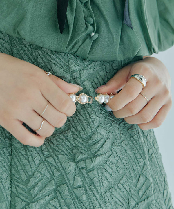 {"color":"\u30d6\u30e9\u30c3\u30af","info":""}