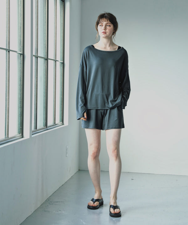 {"color":"\u30c1\u30e3\u30b3\u30fc\u30eb","info":"model\uff1aH166cm size\uff1aM-L"}