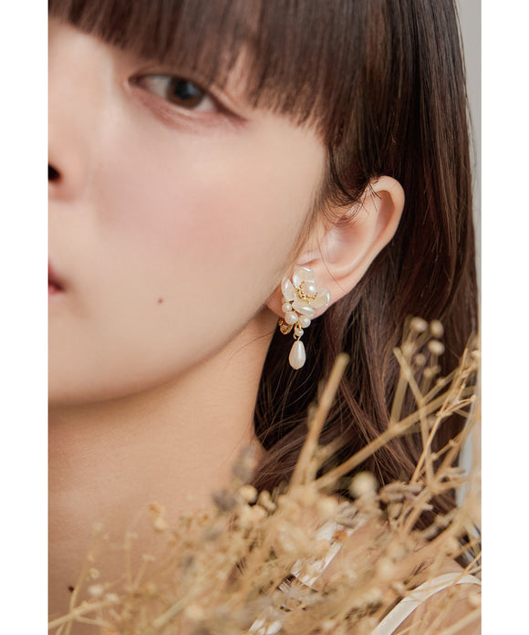 {"color":"\u30b4\u30fc\u30eb\u30c9","info":""}