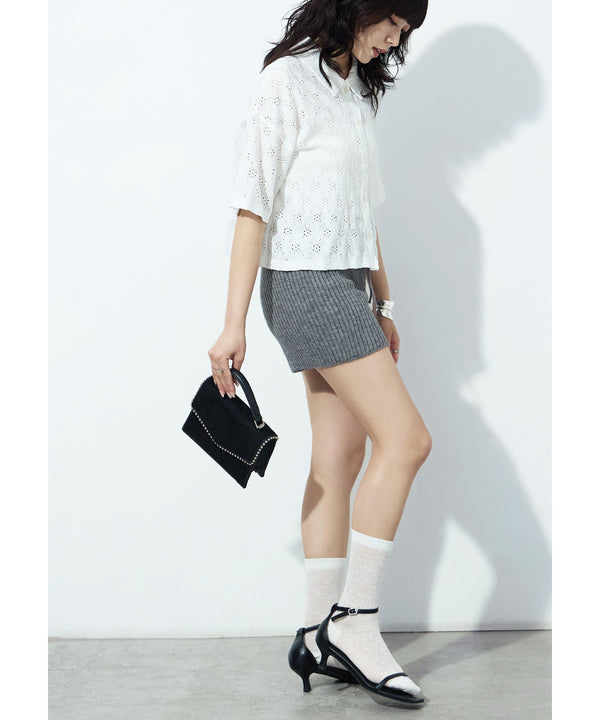 {"color":"\u30aa\u30d5\u30db\u30ef\u30a4\u30c8","info":"model\uff1aH157cm size\uff1aM"}