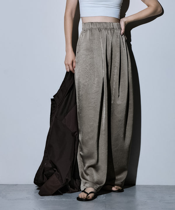 {"color":"\u30b0\u30ec\u30fc\u30b8\u30e5","info":"model\uff1aH166cm size\uff1aM"}