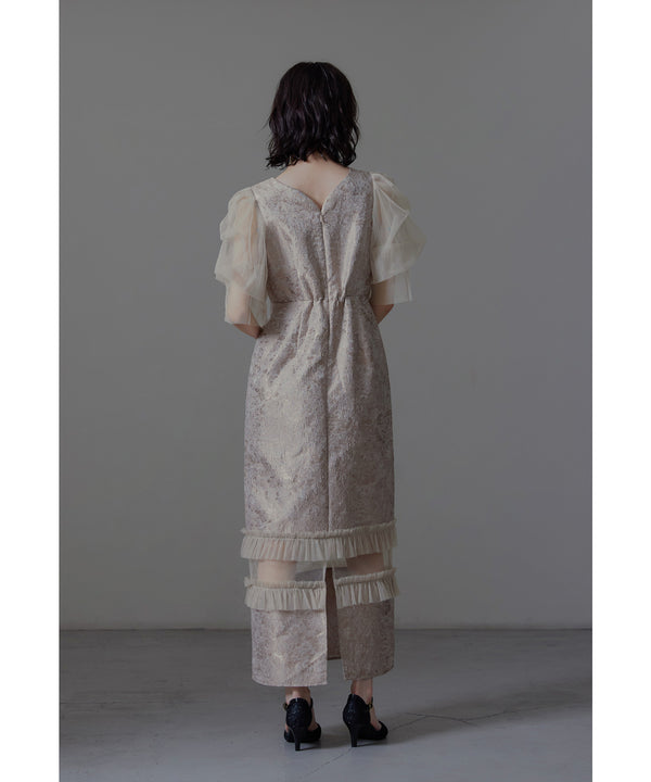 {"color":"\u30d4\u30f3\u30af\u30d9\u30fc\u30b8\u30e5","info":"model\uff1aH166cm size\uff1aM"}