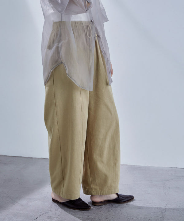 {"color":"\u30e9\u30a4\u30c8\u30d9\u30fc\u30b8\u30e5","info":"model\uff1aH170cm size\uff1aM"}