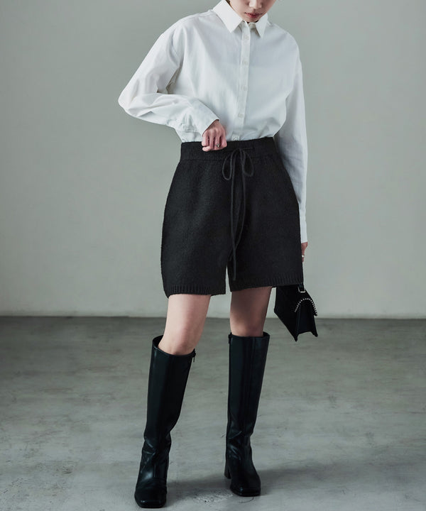 {"color":"\u30d6\u30e9\u30c3\u30af","info":"model\uff1aH158cm size\uff1aM"}