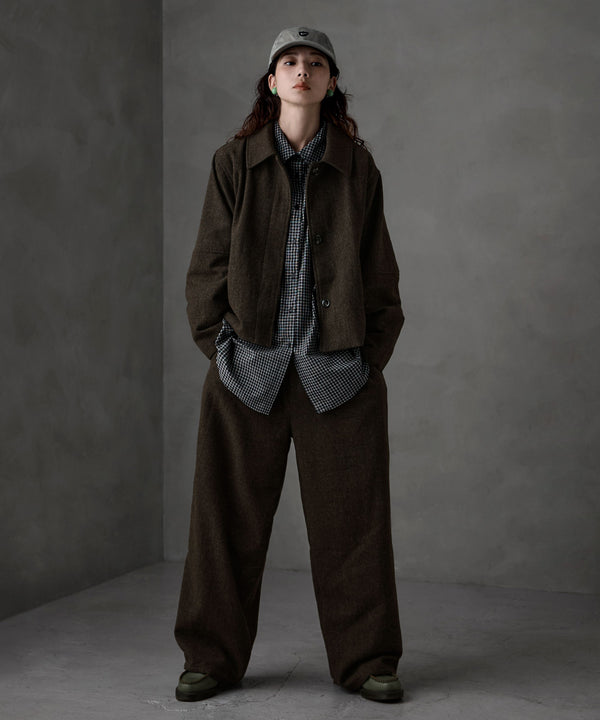 {"color":"\u30c0\u30fc\u30af\u30d6\u30e9\u30a6\u30f3","info":"model\uff1aH166cm size\uff1aF"}