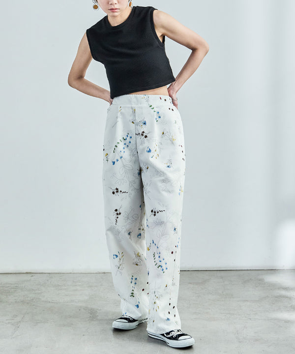 {"color":"\u30aa\u30d5\u30db\u30ef\u30a4\u30c8","info":"model\uff1aH158cm size\uff1aM"}