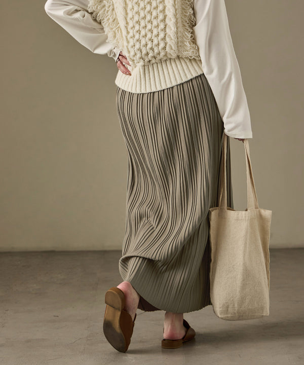 {"color":"\u30b0\u30ec\u30fc\u30b8\u30e5","info":"model\uff1aH158cm size\uff1aM"}