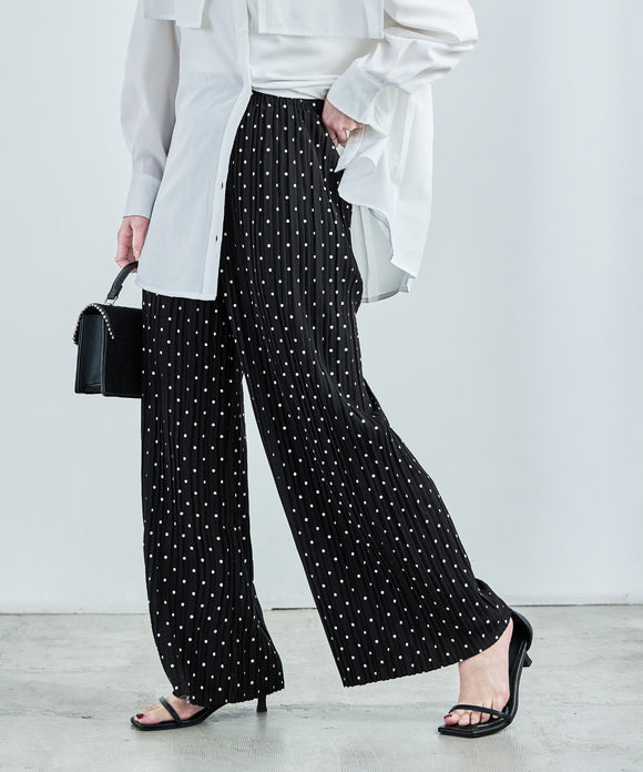 {"color":"\u30d6\u30e9\u30c3\u30af","info":"model\uff1aH158cm size\uff1aM"}