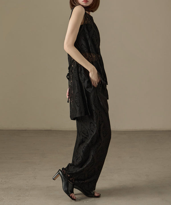 {"color":"\u30d6\u30e9\u30c3\u30af","info":"model\uff1aH158cm size\uff1aM"}