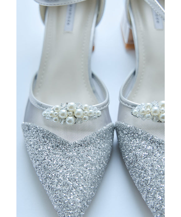 {"color":"\u30b7\u30eb\u30d0\u30fc","info":""}