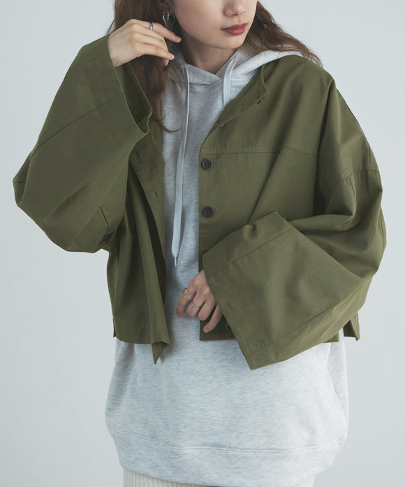 {"color":"\u30aa\u30ea\u30fc\u30d6","info":""}