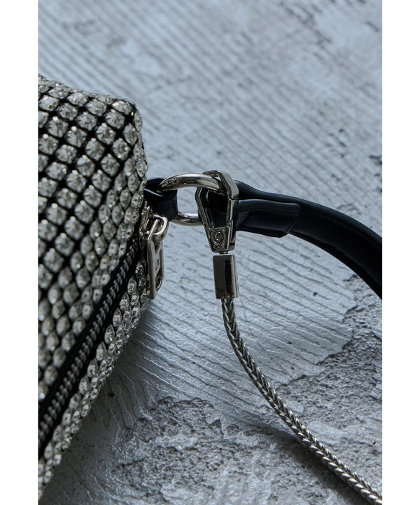 {"color":"","info":""}